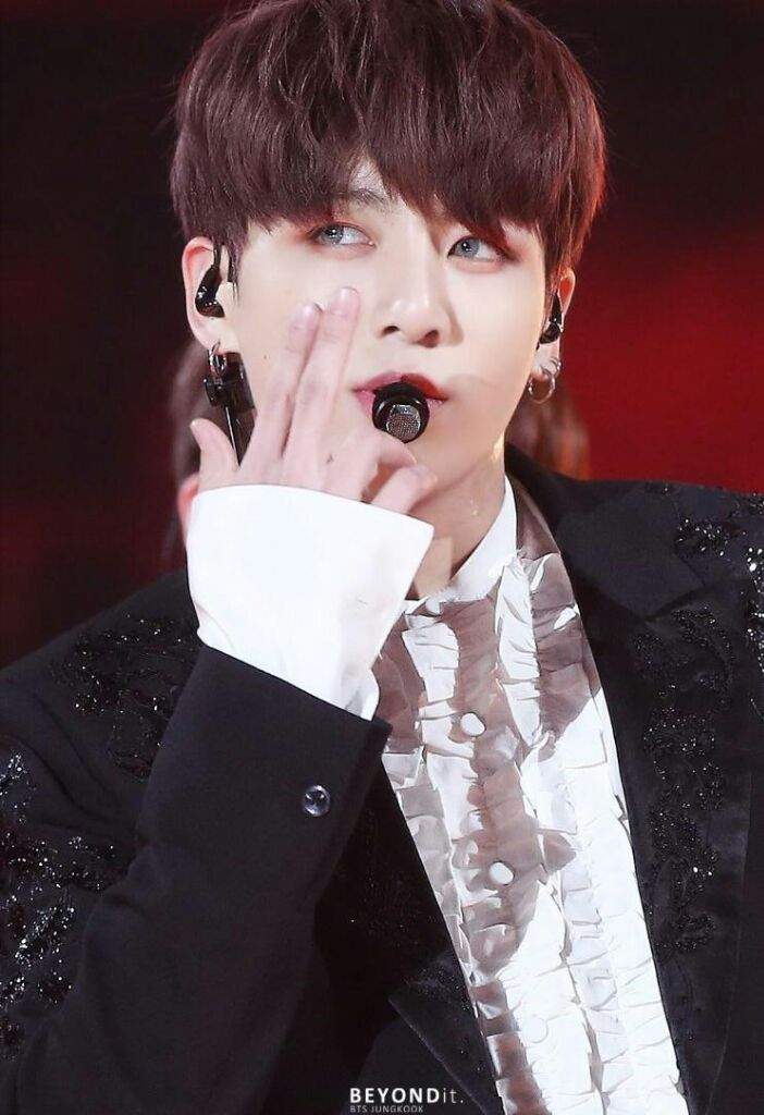 Jungkook Blue Eyes 💙 | K-Pop Amino