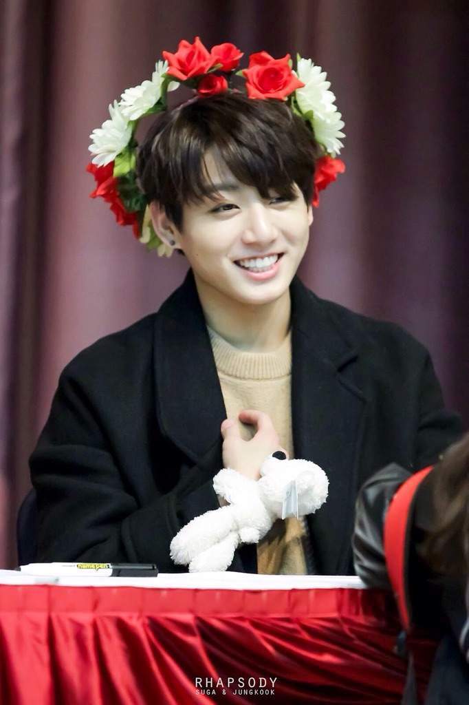 Jungkook's wearing flower crown 🌻😍😍 | ARMY's Amino