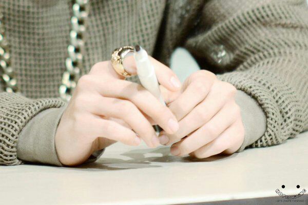 BTS's Hand Size ARMY's Amino