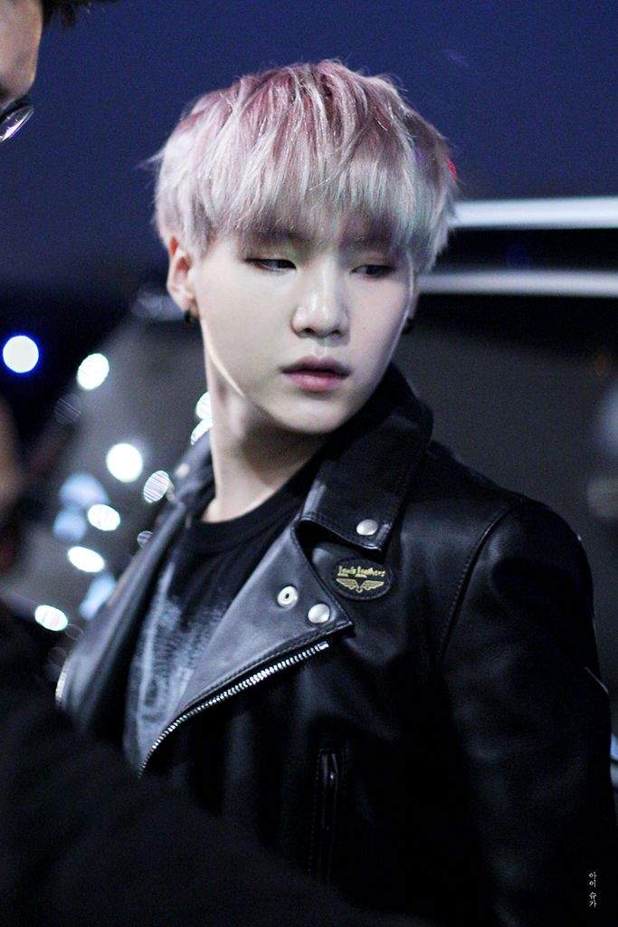 Yoongi in black. | ARMY's Amino