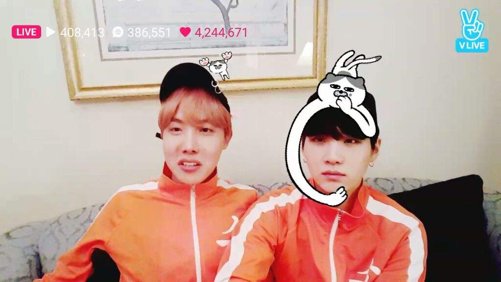 Some of the MOMENTS in Vlive with JHope and Suga! ARMY's Amino