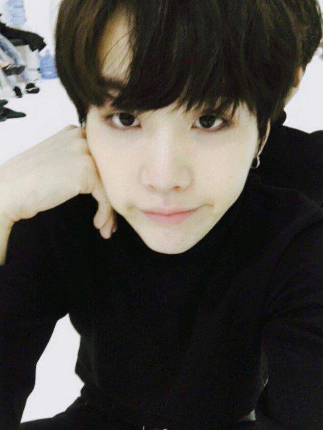 Black hair Suga | K-Pop Amino