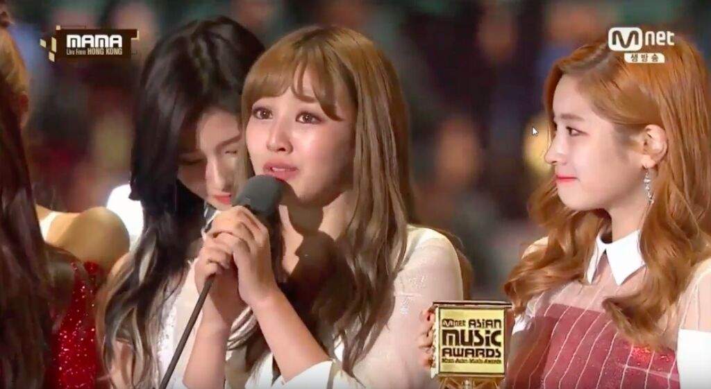 Twice Gana El Premio A Cancion Del Ano En Los 16 Mnet Asian Music Awards Twice Amino Amino