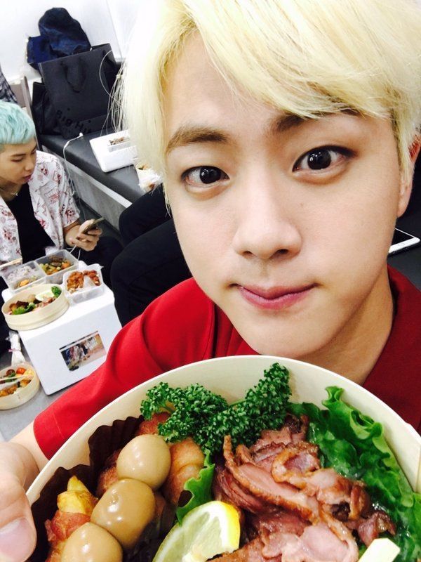 bts-s-jin-eating-saengil-chukha-hamnida-k-pop-amino