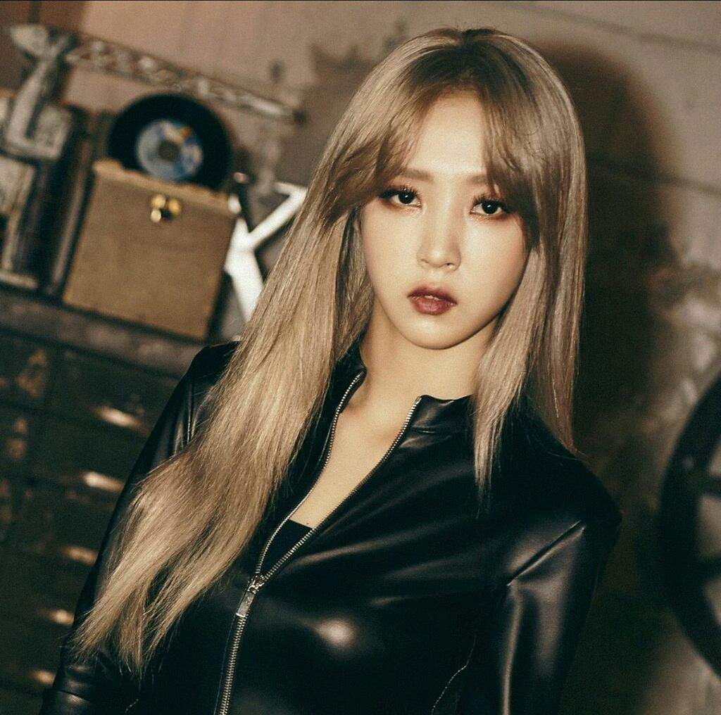 Moonbyul then and now.