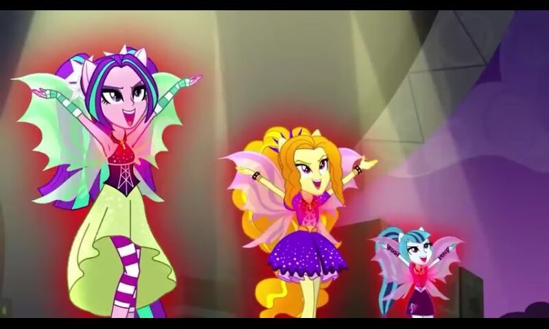 The dazzlings welcome to the show. Эквестрия герлз Радужный рок. Трикси Радужный рок. Мой маленький пони Радужный рок.