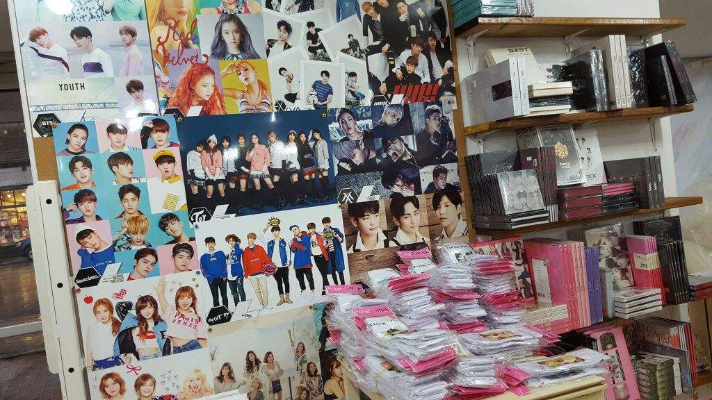  KPOP  STORE IN MONTREAL ARMY s Amino