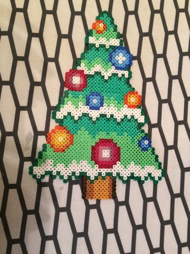 Huge perler bead Christmas tree | Crafty Amino