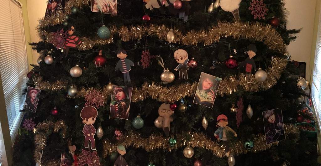 Our BTS Christmas Tree! ARMY's Amino