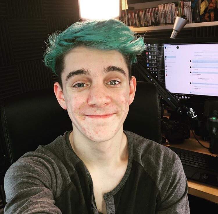 Ethan Nestor | CrankGamePlays Amino Amino