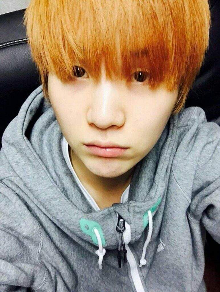 Yoongi with no makeup gives me life😍😍 | Genius Yoongi Amino