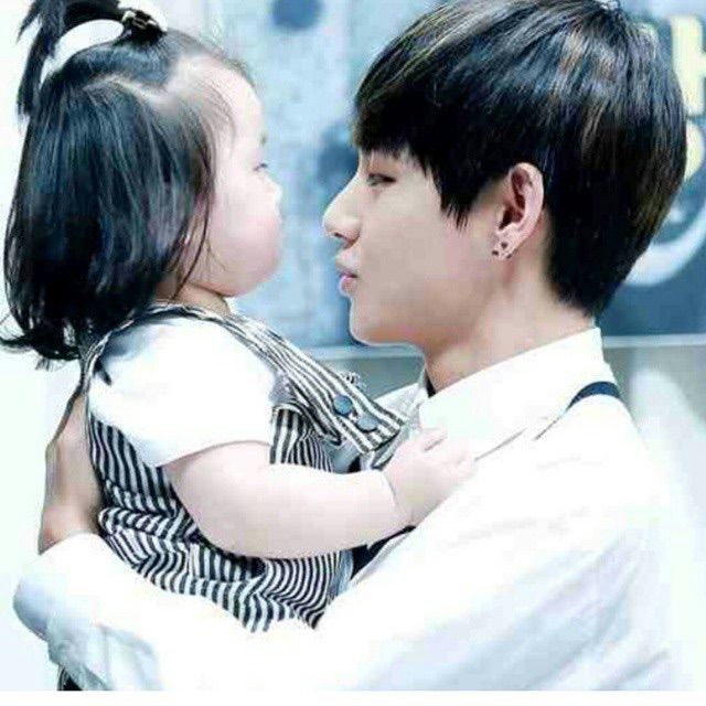 Lovely Daddy Kim Taehyung | ARMY's Amino