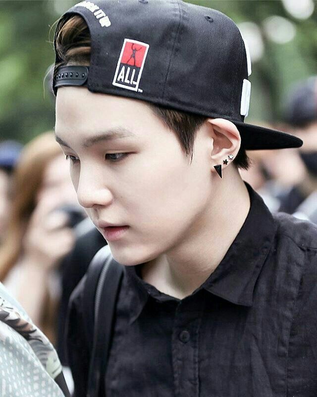 Yoongi's Ear Injury | ARMY's Amino