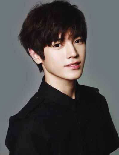 Taeyong's Black hair appreciation post part 1 | NCT (엔시티) Amino