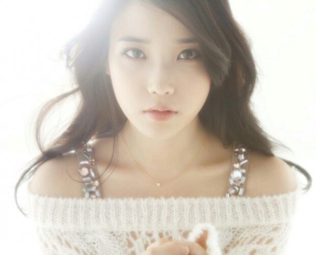 Why is IU so pretty 😦😦 | K-Pop Amino