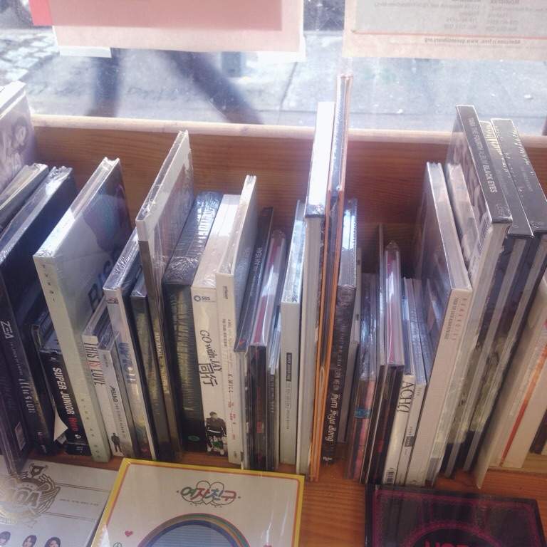 Kpop In Nyc Bandi Books Flushing K Pop Amino Kpop In Nyc Bandi Books Flushing K Pop Amino
