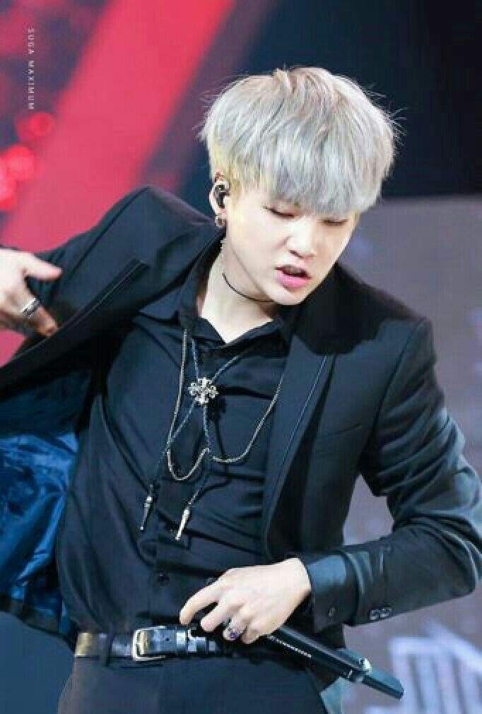 Yoongi live on stage👑 | ARMY's Amino