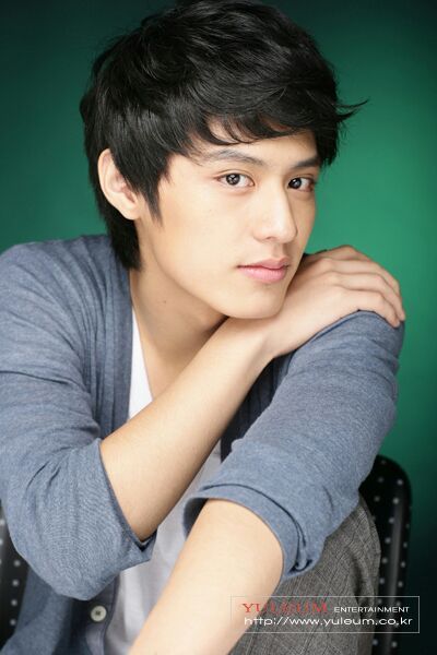 Do Ji Han | K-Pop Amino