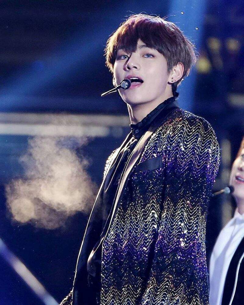 Taehyung 😜 Stage | ARMY's Amino