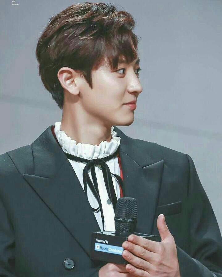 Chanyeol wearing suits | EXO (엑소) Amino