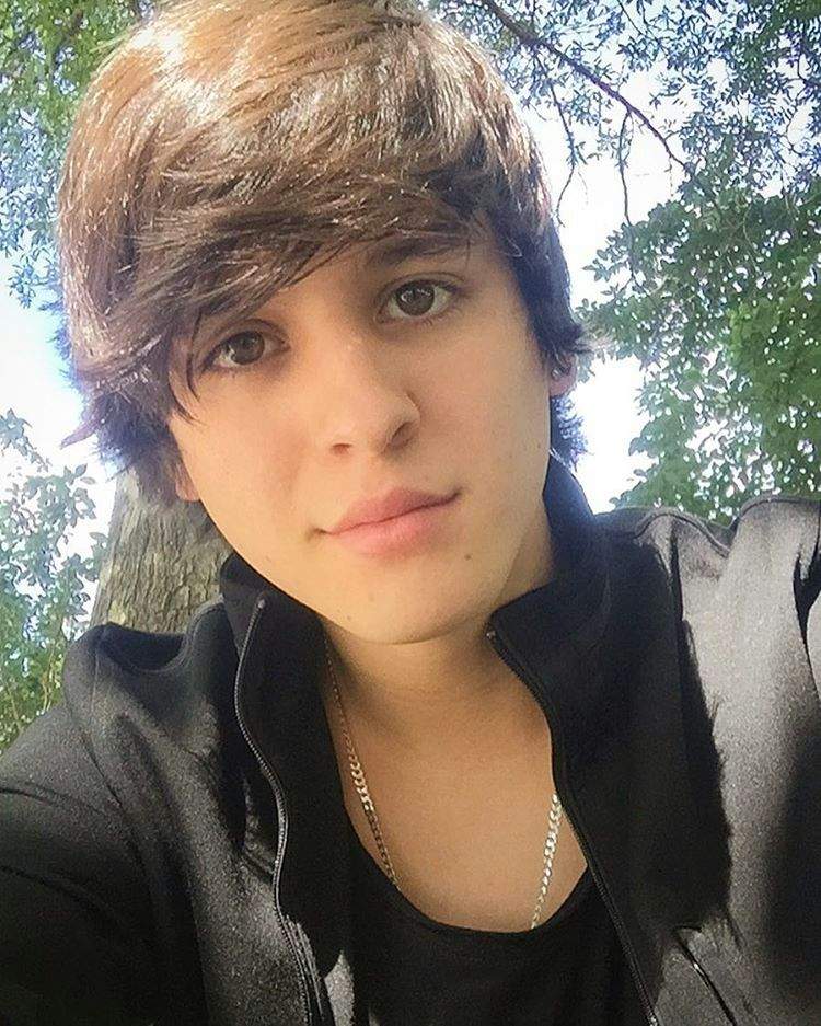 Christopher Vélez | Wiki | CNCO Amino