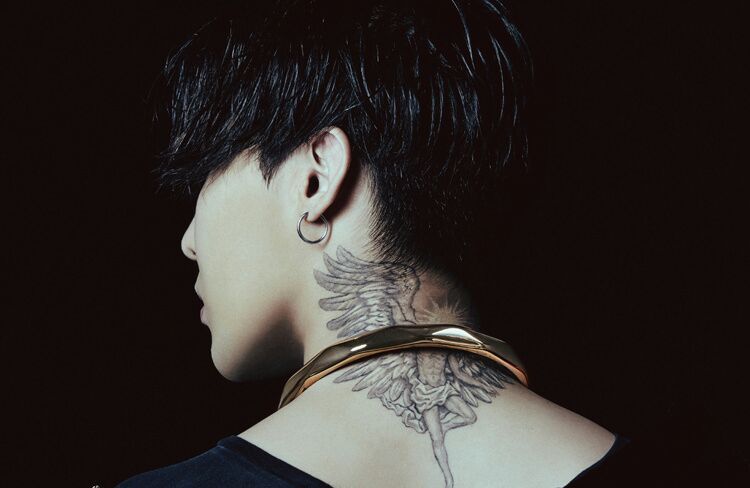 G-Dragon's awesome 'Arch Angel' neck tattoo! 