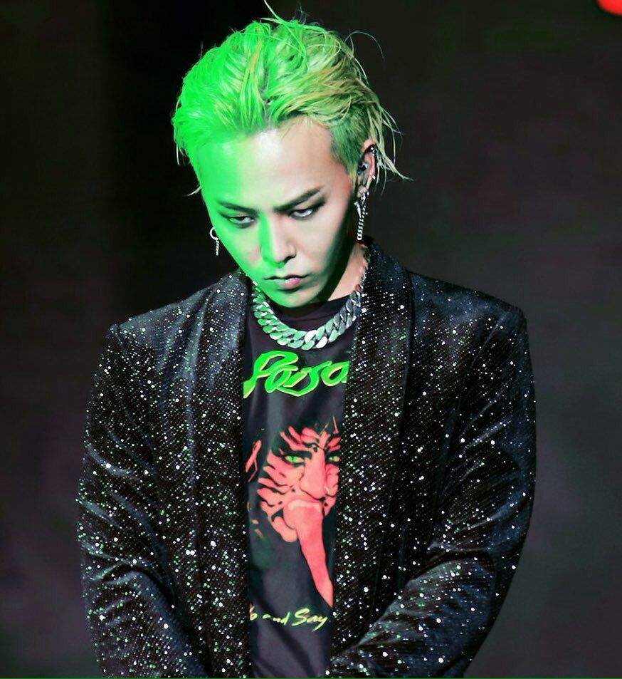 ☆ ☆ ☆ ☆ ☆. First GD's. new hair color from their recent comeback. 