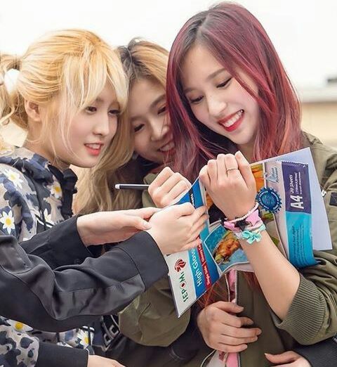 Twice Japan Official Line