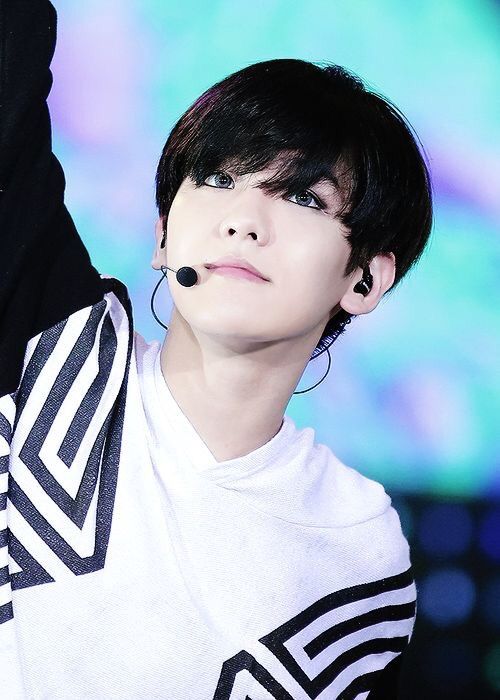 Baekhyun Black Hair Appreciation💗 | EXO (엑소) Amino