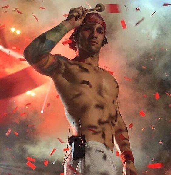 Sexy Josh Dun °• Shirtless Edition•° Clique Amino