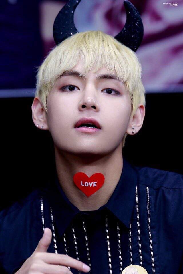 MOLE APPRECIATION POST!!! BRING ME: PICTURE OF TAETAE WITH HIS MOLE ON ...