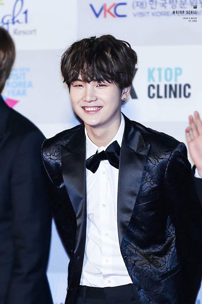 SUGA: Red carpet SMA 2017🏆 | ARMY's Amino