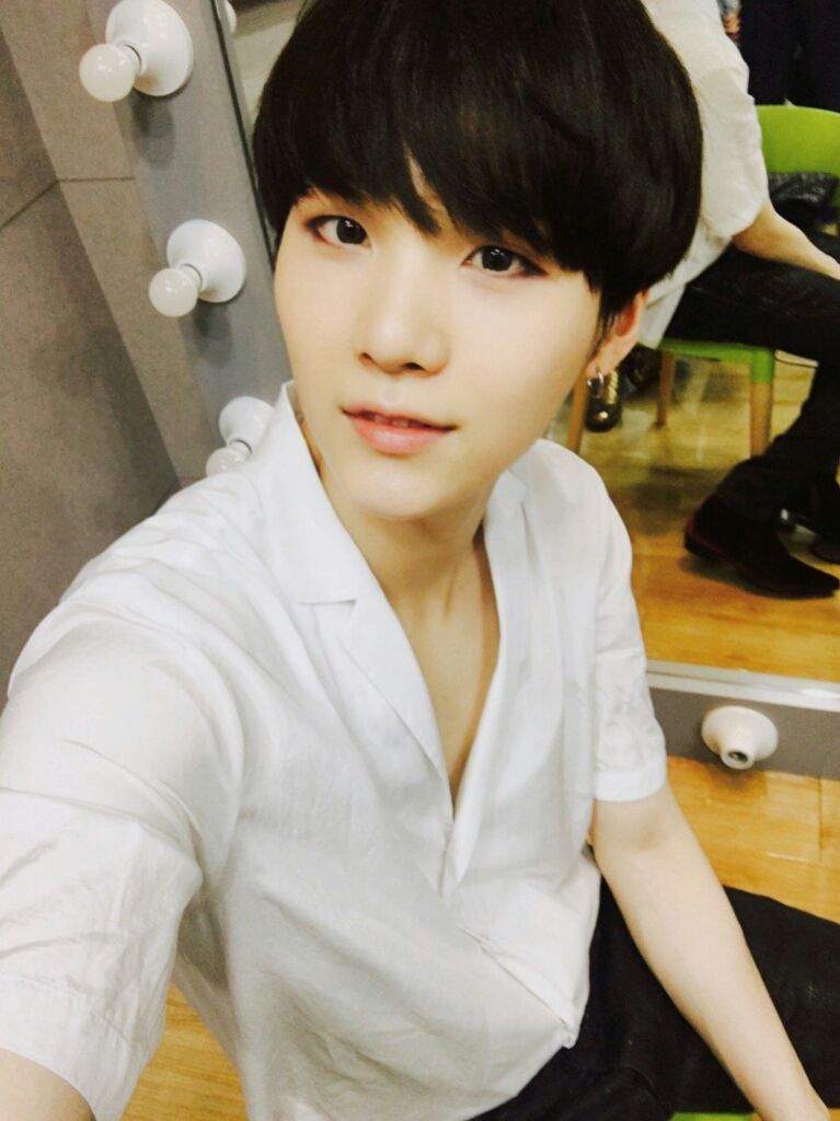 Min Suga selfie kaep jjang👍  ARMY's Amino