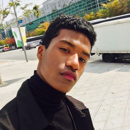 KOREA'S NEW BLACK MODEL👦🏾 KPop Amino