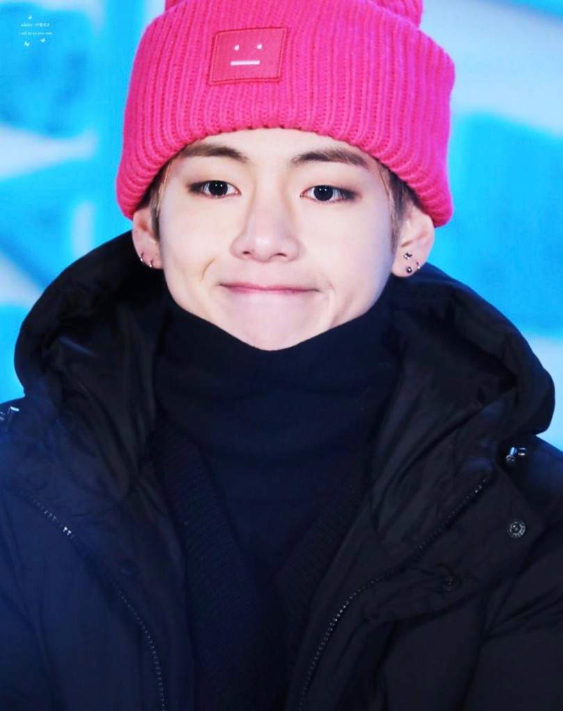 taehyung pink beanie