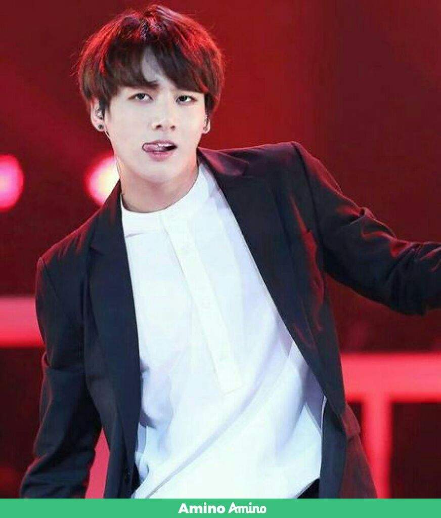 VOTEN¿COMO PREFIEREN QUE SEA JUNGKOOK SEXY😏😏O TIERNO😊😊? | ARMY's Amino