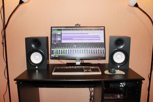 Yamaha HS7 studio monitors | Metal Amino