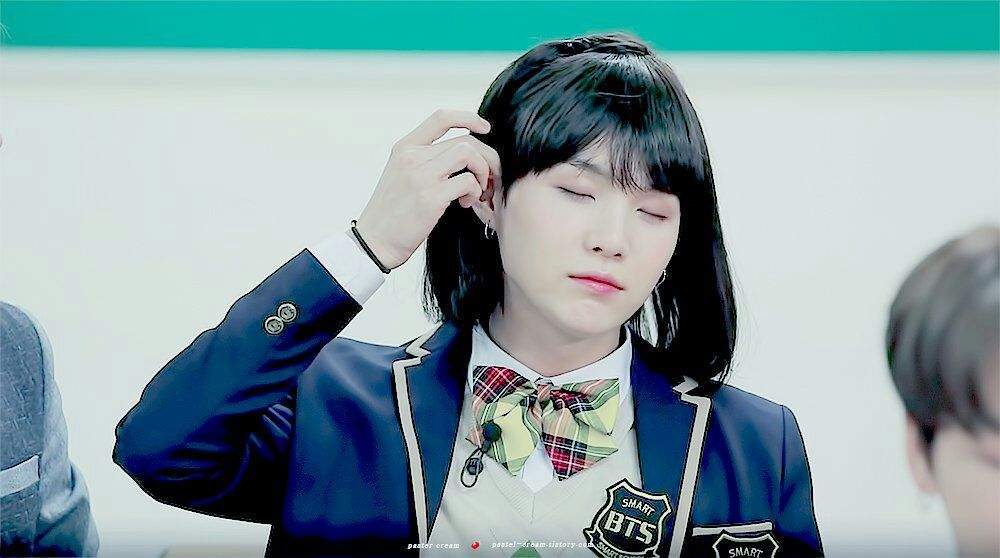 V trying to flirt with Min YoonJi. | ARMY's Amino