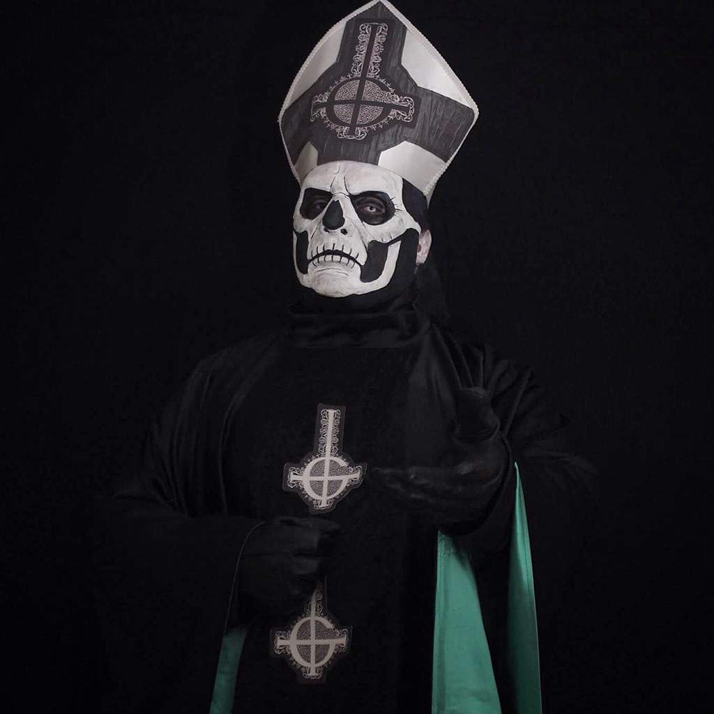 Papa Emeritus Ii Photoshoot | Cosplay Amino