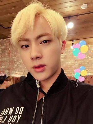 Jin a mais linda loira do tchan | •Kpop• Amino