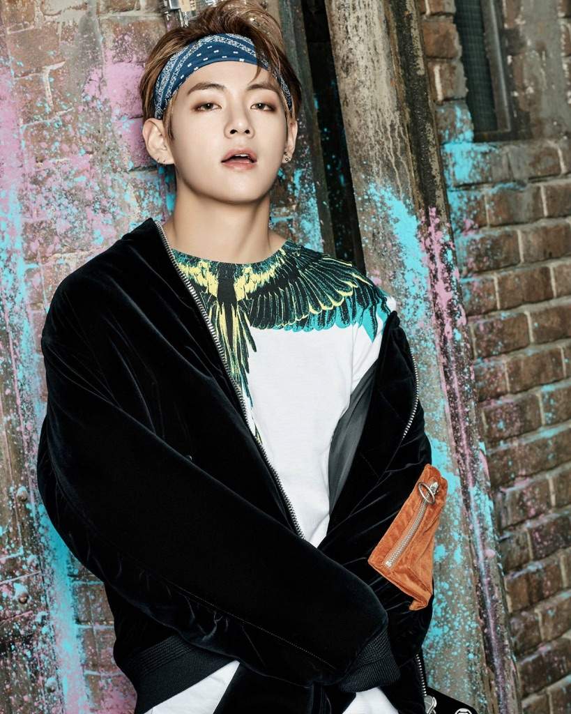 TAEHYUNG BEING A MODEL OF GUCCI? | ARMY's Amino