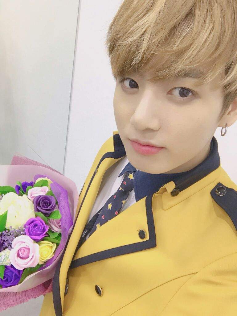 Bts Jungkook Graduation Selfie K Pop Amino