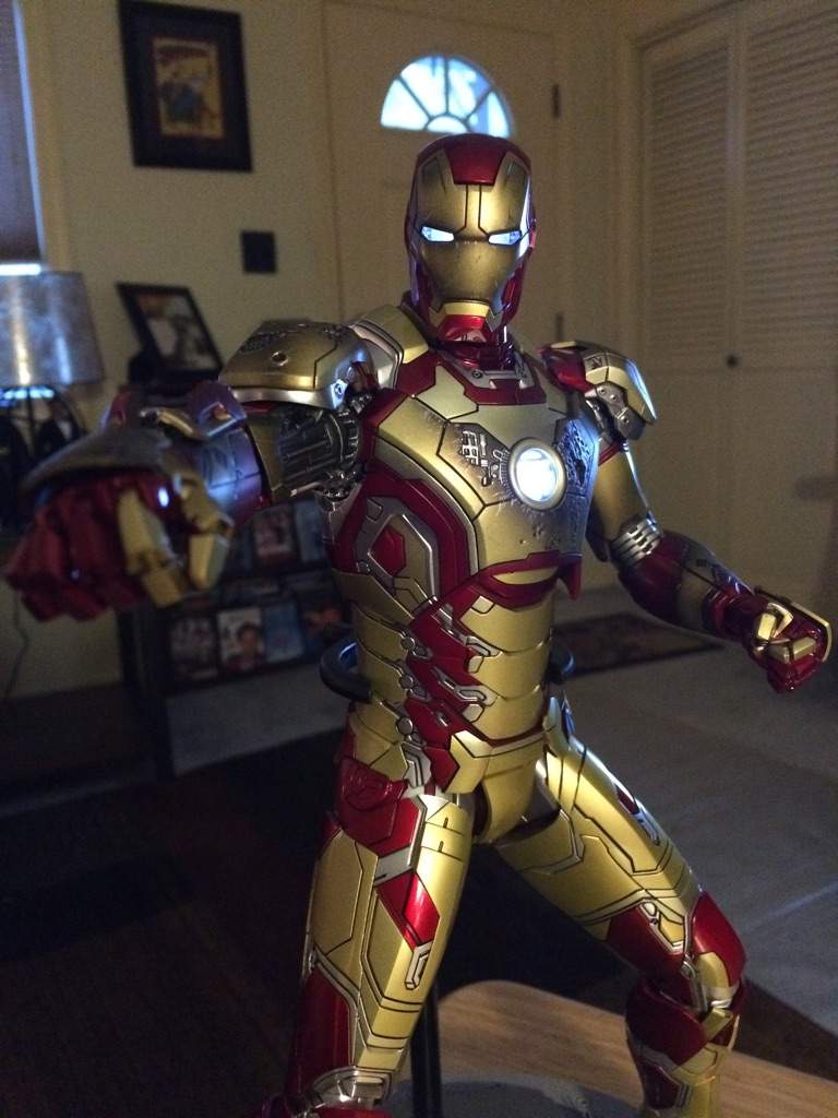 hot toys mark 42