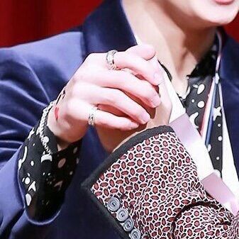 Taekook Holding Hands (1/2) | V K O O K Amino