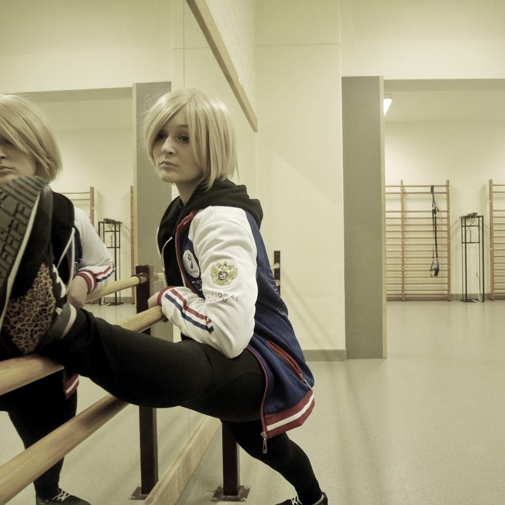 Yuri Plisetsky on ice ! Training Yuri On Ice Amino