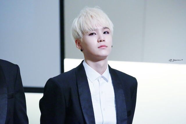 Min Yoongi In Suit😍 | ARMY's Amino