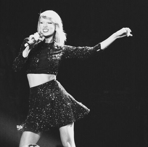 Black and white taylor swift | Wiki | Swifties Amino