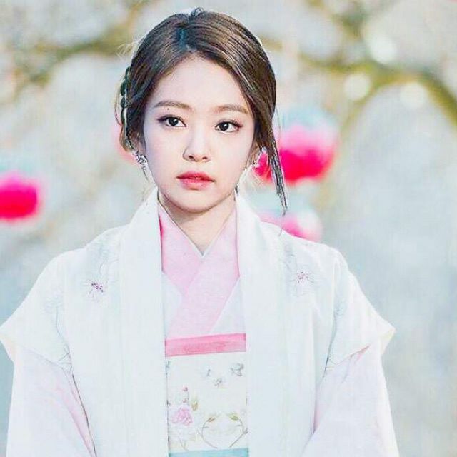 Mini Jennie | •BLACKPINK• Amino
