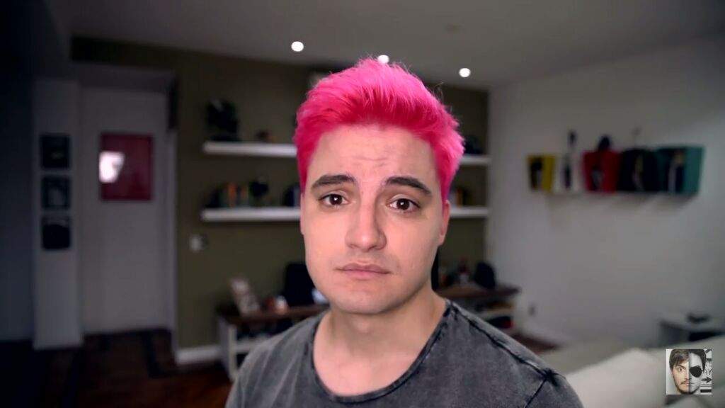 Resultado de imagem para Felipe neto cabelo rosa