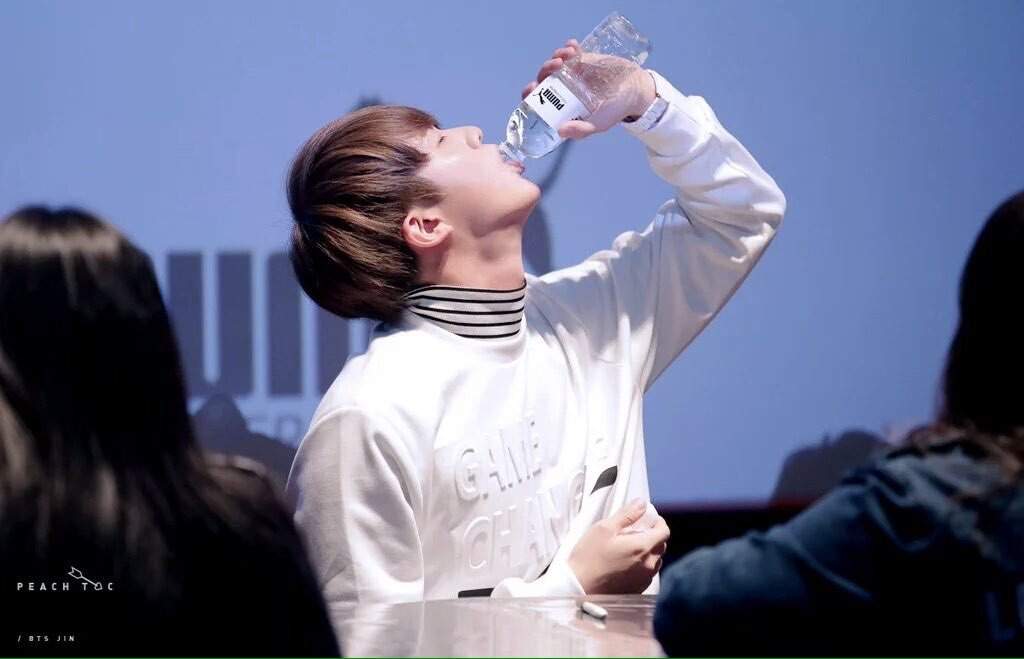 Pictures of BTS drinking water (part 2) | ARMY's Amino